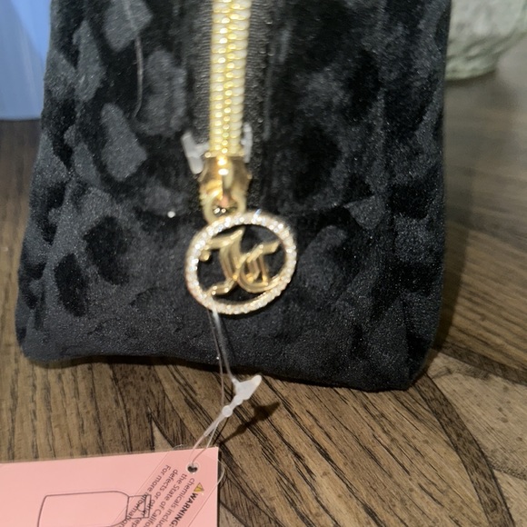 Juicy Couture Makeup bag! VELVET ✨💕✨ - Picture 4 of 4